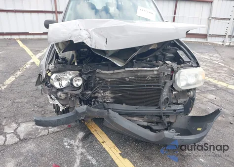 2006 Ford Escape Xls/Xls Manual z USA, uszkodzony, nr VIN 1FMYU02Z06KA42907